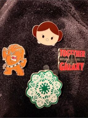 Star Wars Enamel Pin Set - Leia, Chewbacca, Darth Vader & Green Yoda Pin